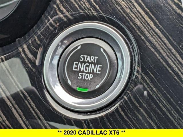 Photo of 2020 Crystal White Tricoat Cadillac XT6