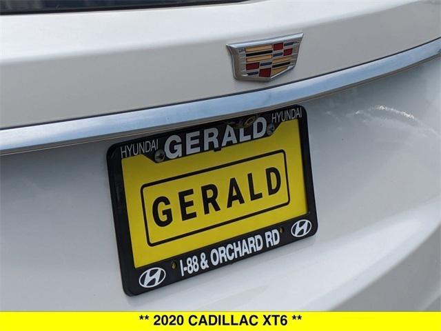 Photo of 2020 Crystal White Tricoat Cadillac XT6