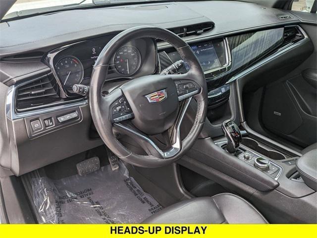 Photo of 2020 Crystal White Tricoat Cadillac XT6