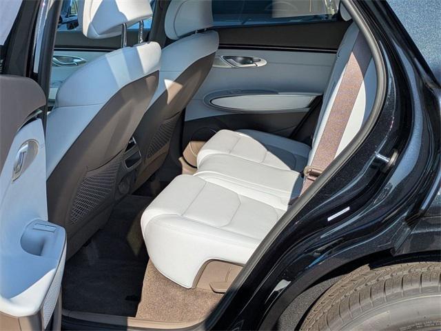 Photo of 2026 Vik Black Genesis GV70