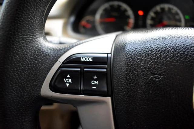 Photo of 2009 Crystal Black Pearl Honda Accord