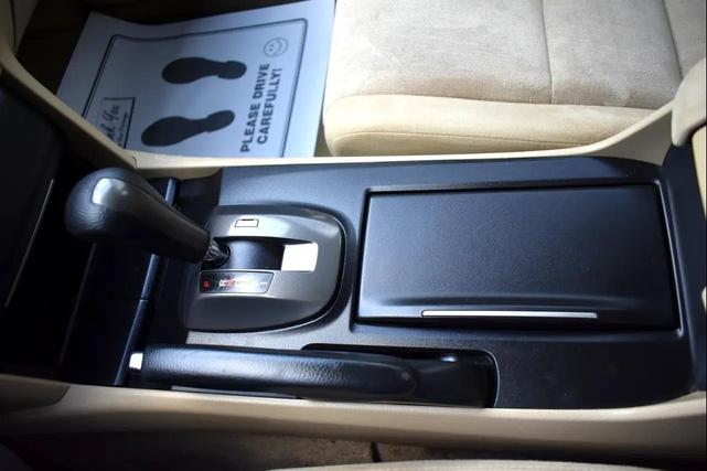 Photo of 2009 Crystal Black Pearl Honda Accord