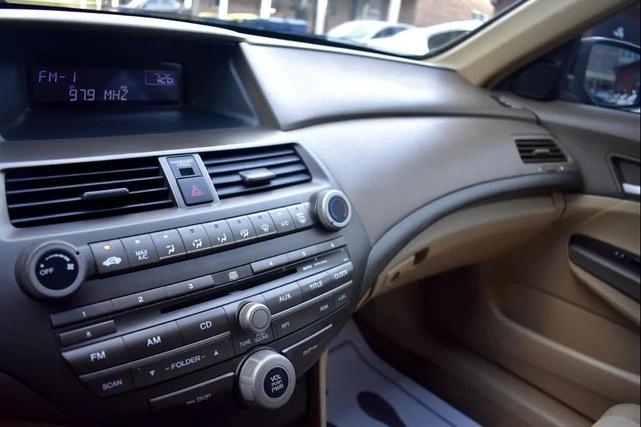 Photo of 2009 Crystal Black Pearl Honda Accord