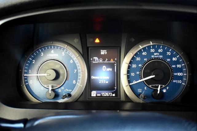 Photo of 2017 Silver Sky Metallic Toyota Sienna