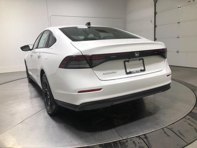 Photo of 2025 Platinum White Pearl Honda Accord