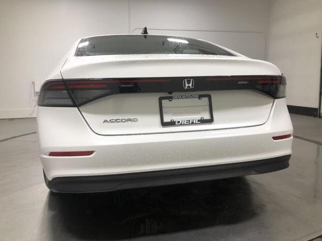Photo of 2025 Platinum White Pearl Honda Accord