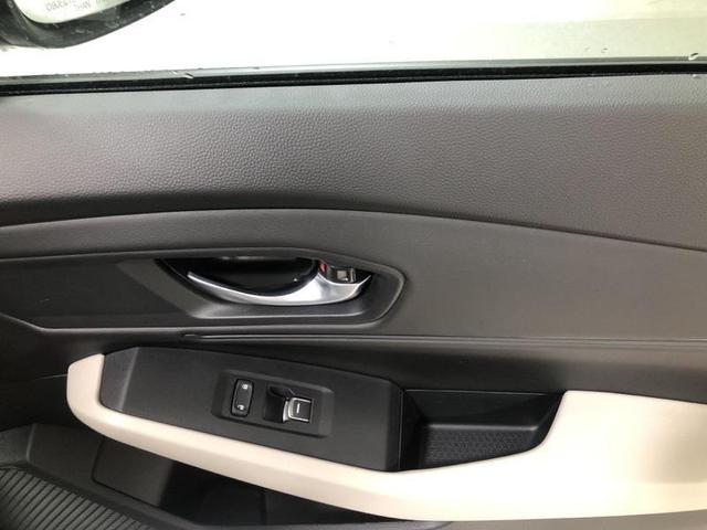 Photo of 2025 Platinum White Pearl Honda Accord