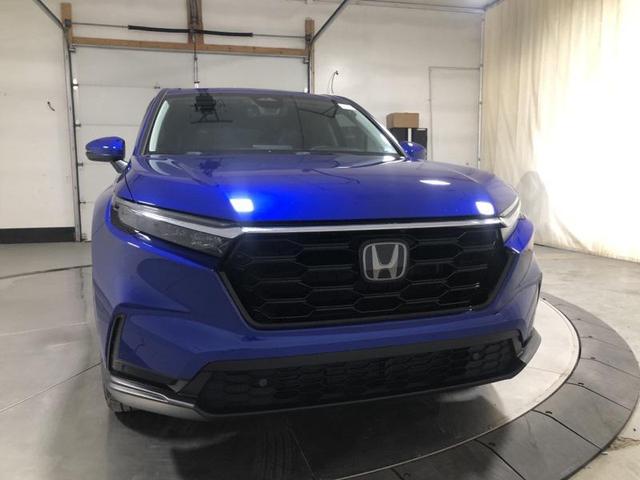 Photo of 2025 sparkle silver metallic Honda CR-V