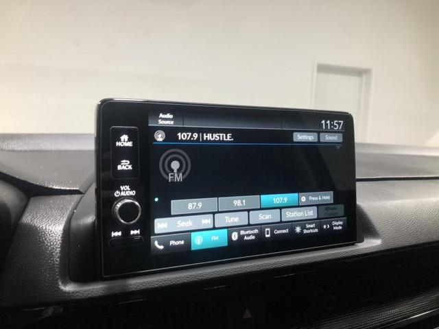 Photo of 2025 sparkle silver metallic Honda CR-V