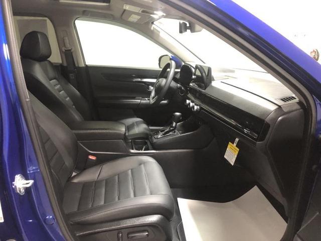 Photo of 2025 sparkle silver metallic Honda CR-V