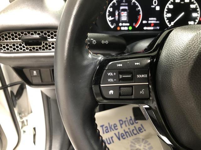 Photo of 2023 Platinum White Pearl Honda HR-V