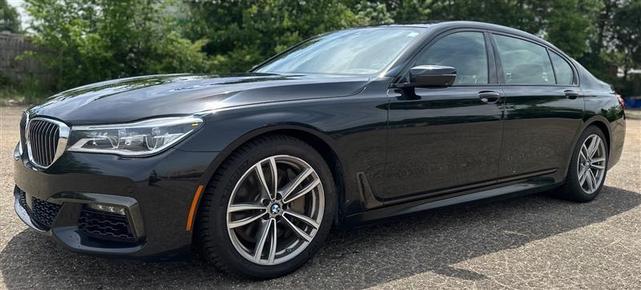 2016 BMW 750