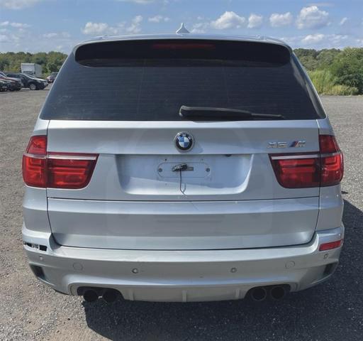 Photo of 2013 Silverstone Metallic BMW X5 M