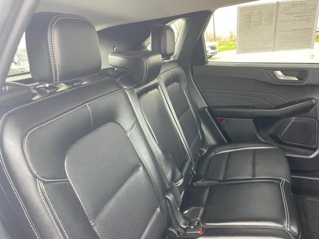 Photo of 2022 White Ford Escape