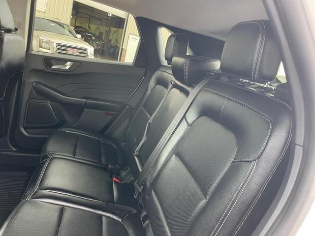 Photo of 2022 White Ford Escape