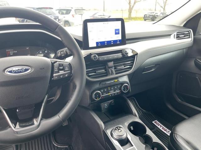 Photo of 2022 White Ford Escape
