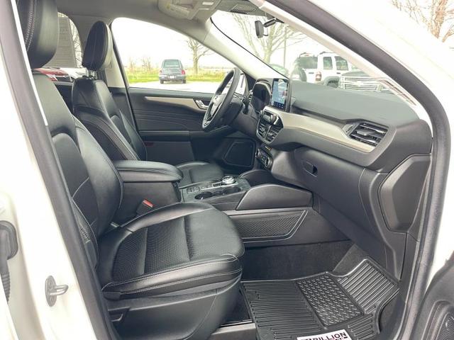 Photo of 2022 White Ford Escape