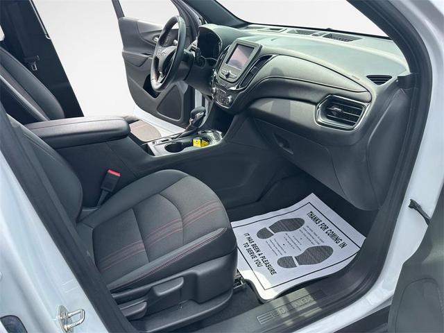 Photo of 2023 Summit White Chevrolet Equinox