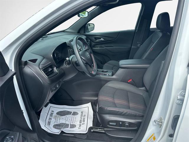 Photo of 2023 Summit White Chevrolet Equinox