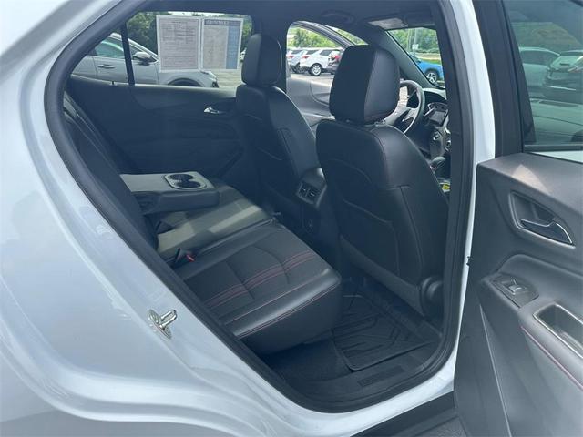 Photo of 2023 Summit White Chevrolet Equinox