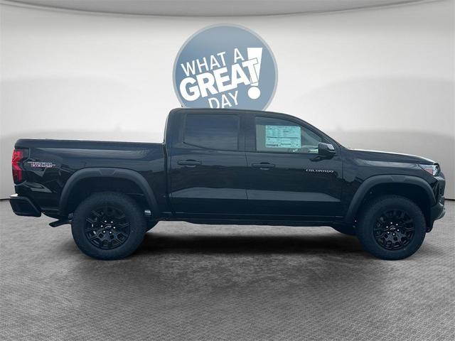Photo of 2025 Black Chevrolet Colorado