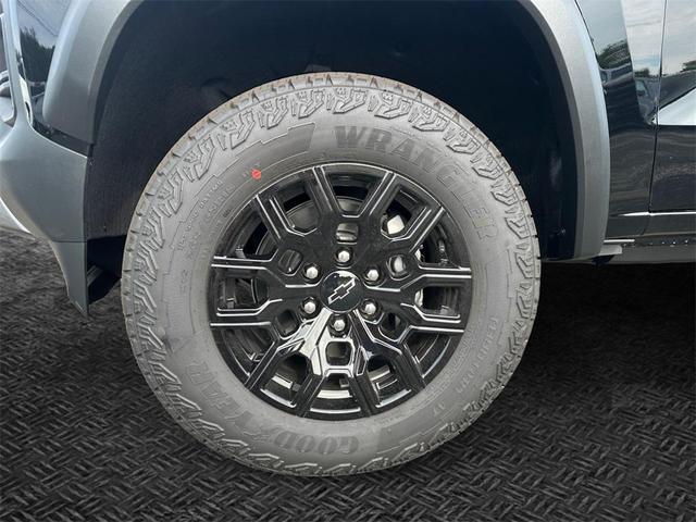 Photo of 2025 Black Chevrolet Colorado