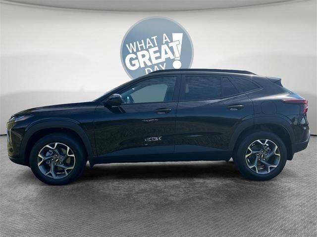 Photo of 2025 Mosaic Black Metallic Chevrolet Trax