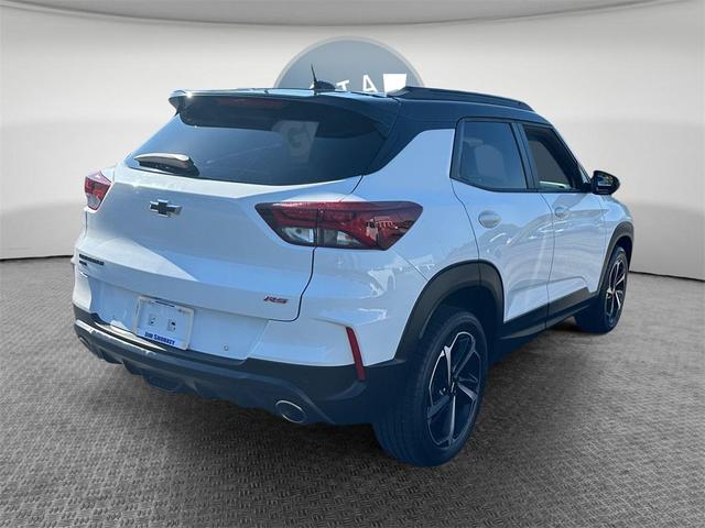 Photo of 2021 Summit White Chevrolet Trailblazer
