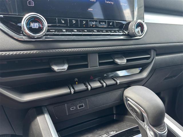 Photo of 2025 Radiant Red Tintcoat Chevrolet Colorado