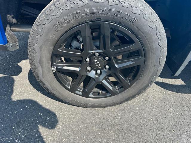 Photo of 2022 Glacier Blue Metallic Chevrolet Silverado 1500
