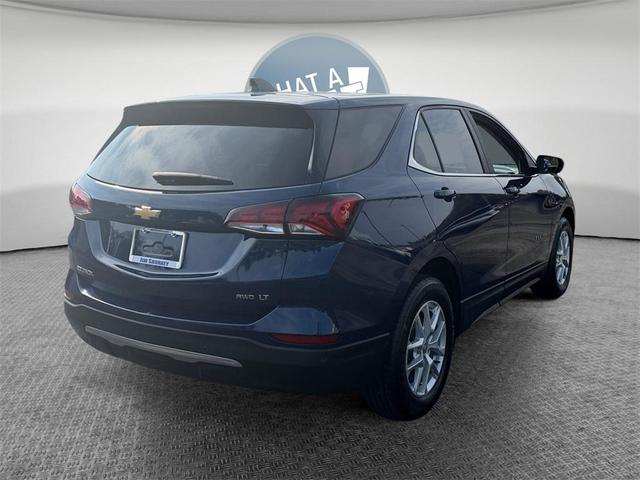 Photo of 2022 Blue Glow Metallic Chevrolet Equinox
