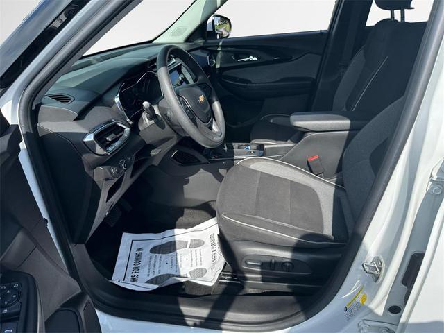 Photo of 2022 Summit White Chevrolet Trailblazer
