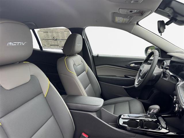 Photo of 2025 Mosaic Black Metallic Chevrolet Trax