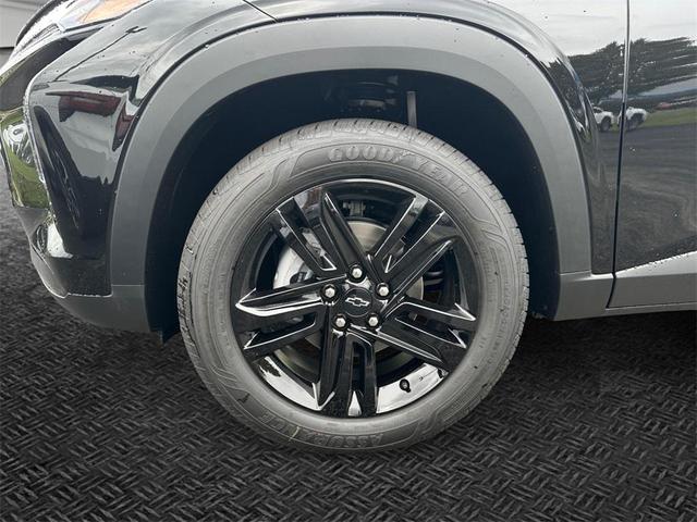 Photo of 2025 Mosaic Black Metallic Chevrolet Trax