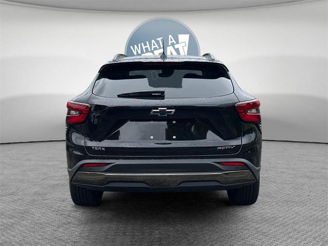Photo of 2025 Mosaic Black Metallic Chevrolet Trax
