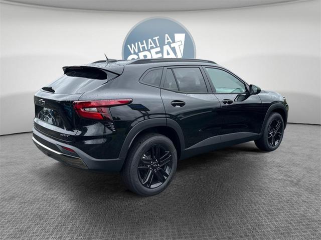 Photo of 2025 Mosaic Black Metallic Chevrolet Trax