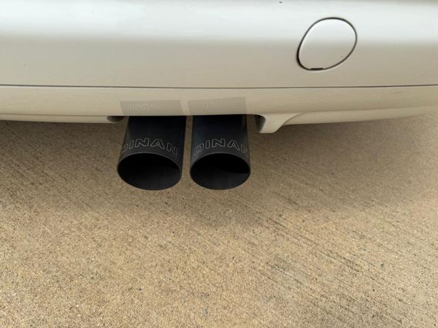 Photo of 2005 Alpine White BMW M3