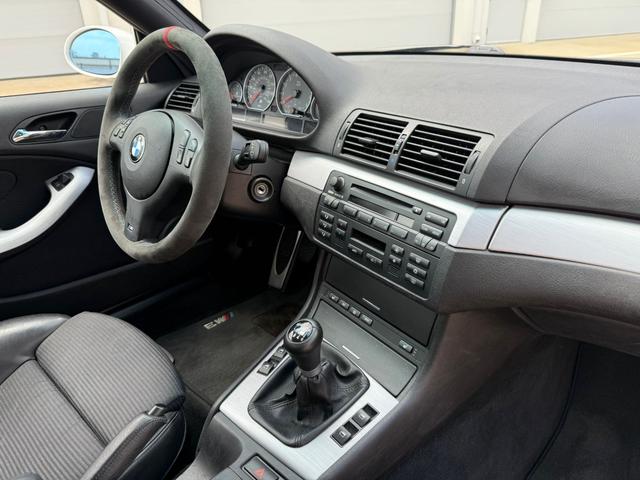 Photo of 2005 Alpine White BMW M3