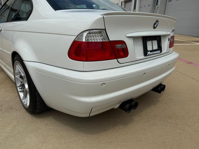 Photo of 2005 Alpine White BMW M3