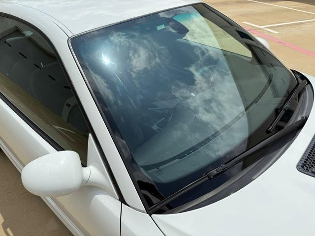 Photo of 2005 Alpine White BMW M3