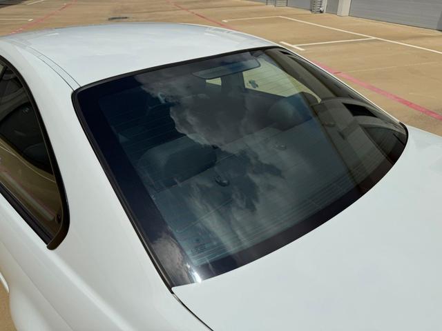 Photo of 2005 Alpine White BMW M3