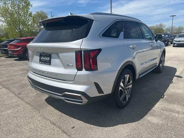 Photo of 2022 Silky Silver Kia Sorento Hybrid