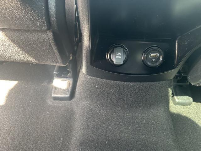Photo of 2022 Silky Silver Kia Sorento Hybrid