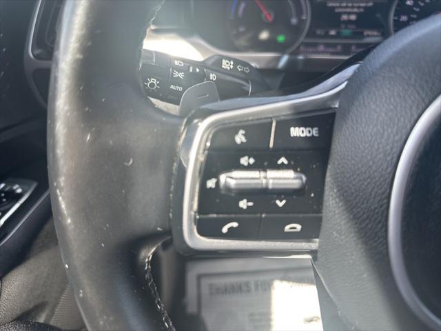 Photo of 2022 Silky Silver Kia Sorento Hybrid