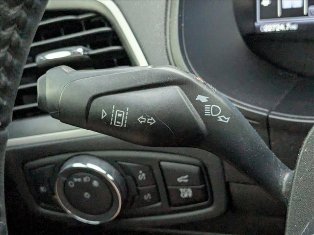 Photo of 2024 Iconic Silver Metallic Ford Edge