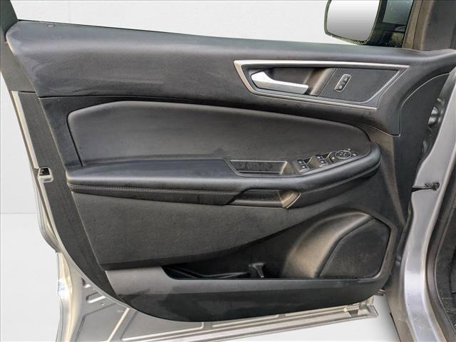 Photo of 2024 Iconic Silver Metallic Ford Edge