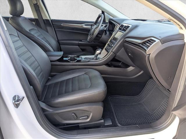 Photo of 2016 White Platinum Metallic Tri-Coat Ford Fusion