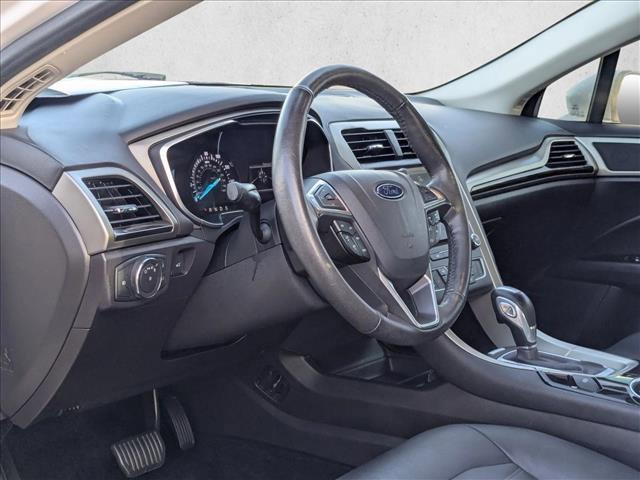 Photo of 2016 White Platinum Metallic Tri-Coat Ford Fusion