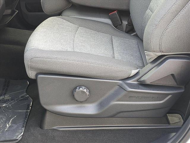Photo of 2025 Oxford White Ford F-250