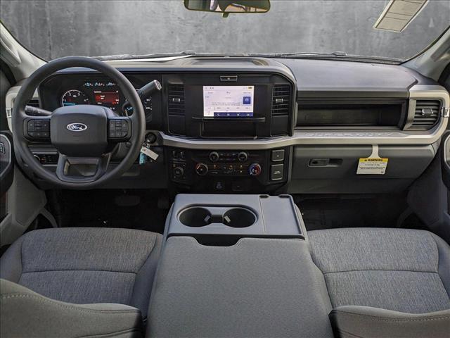 Photo of 2025 Oxford White Ford F-250